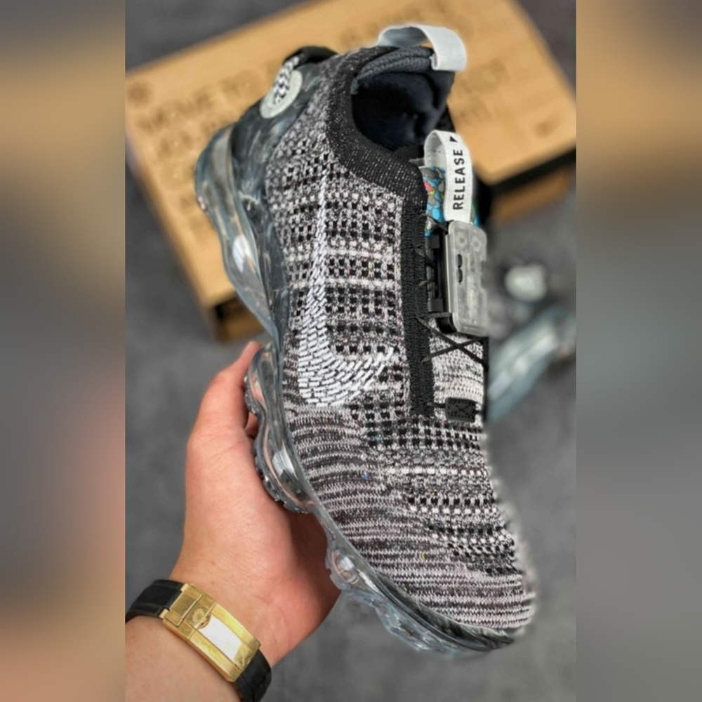 Nike Air VaporMax 2020 Flyknit Oreo Men's/Women's Sneakers M 9.5/W 11